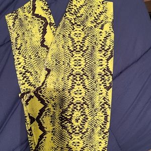 Beach Riot leggings. Size Medium.